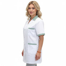 Carica l'immagine nel visualizzatore di Gallery, camice da lavoro,casacca donna bianco profilo verde MM corto cod: 7241