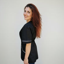 Carica l'immagine nel visualizzatore di Gallery, Camice da lavoro donna,con zip, nero inserto bianco modello "piera" Cod:2906