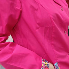 Cargar imagen en el visor de la galería, Camice da lavoro donna,casacca slim, "fuchsia inserto smile" cod: 13121
