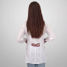 Carica l&#39;immagine nel visualizzatore di Gallery, Camice da lavoro donna,casacca slim, &quot;bianco inserto smile&quot; cod: 1313
