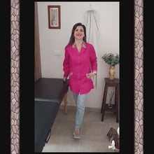Carica e avvia il video nel visualizzatore di galleria, Camice da lavoro donna,casacca slim, &quot;fuchsia inserto smile&quot; cod: 13121
