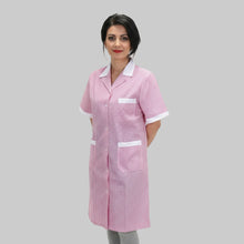 Carica l'immagine nel visualizzatore di Gallery, Camice da lavoro,quadretto rosa MM cod: 7272
